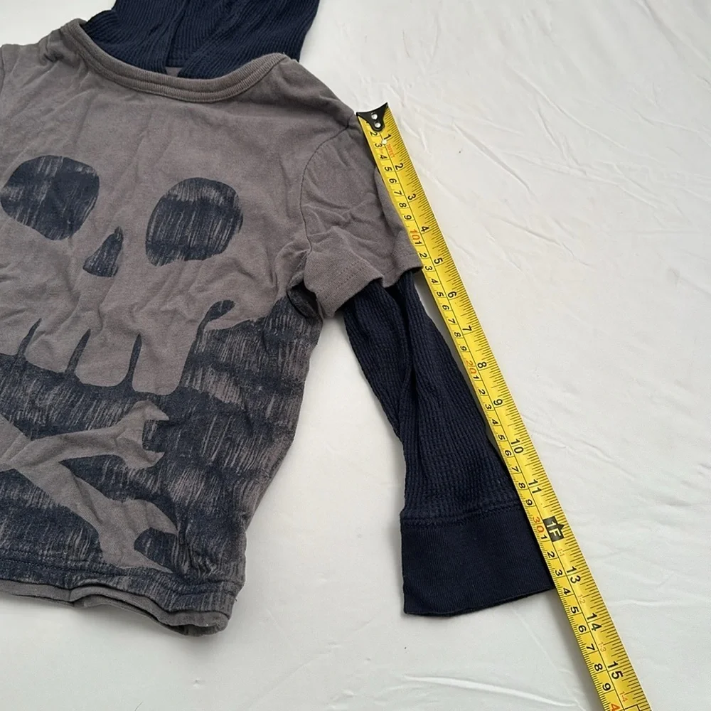 Gap gray and navy hooded long sleeve graphic t-shirt